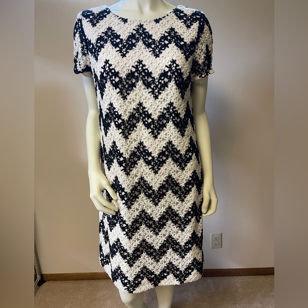 Talbots Crocheted Women’s Dress Size 6 A Line Black/White Short-sleeve Lined